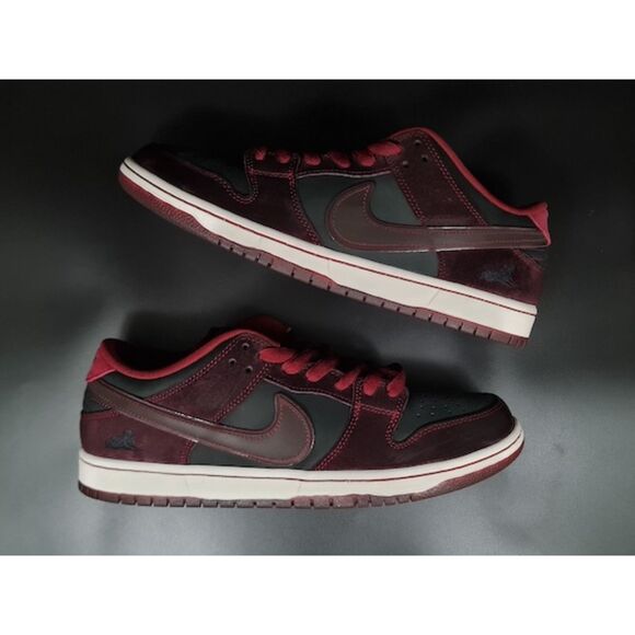 Nike SB Dunk Low Riot Skateshop. SIZE 11.5 - FZ1289-200 main image 6